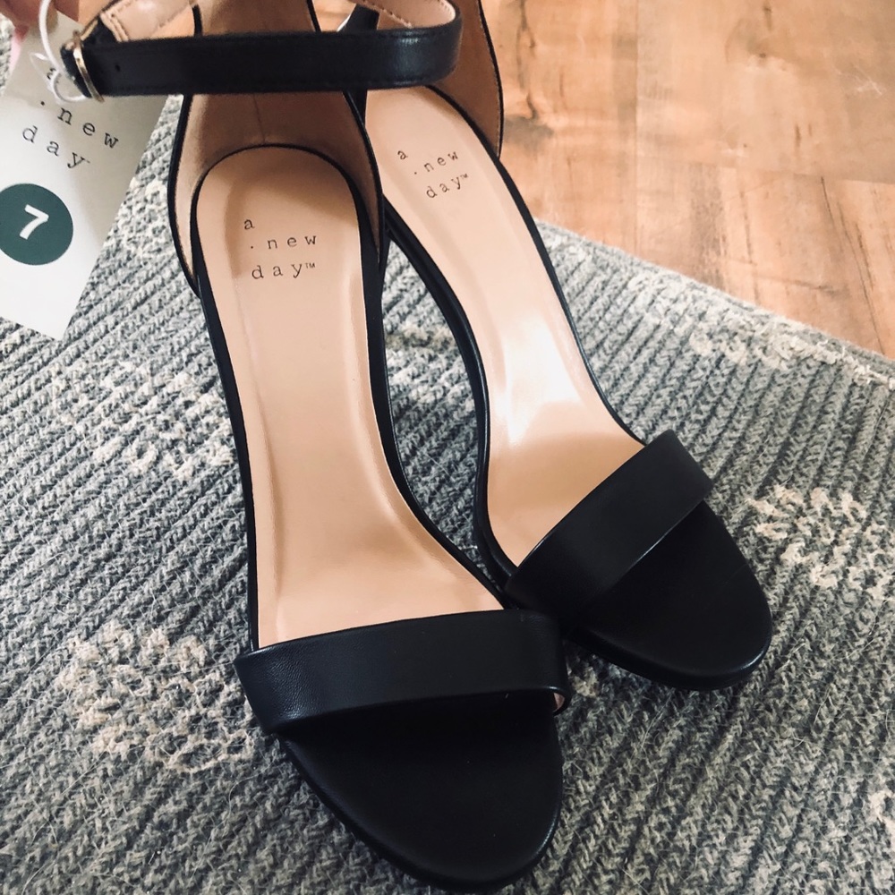NWT A New Day Heels size 7